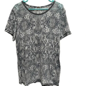 Fre People women’s Tourist Tee. Snake combo print. Size medium